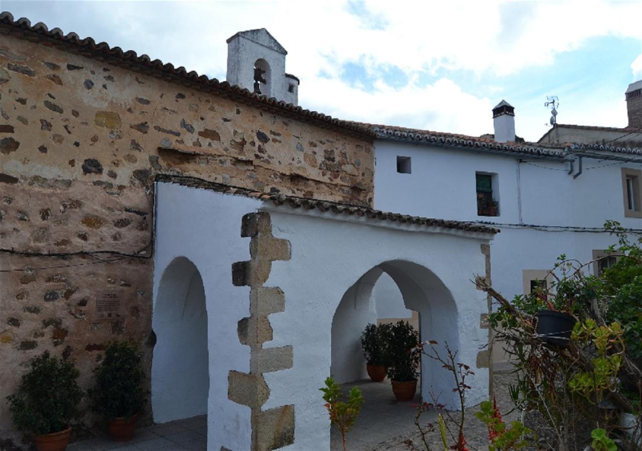 Apartamento Turistico Muralla De Касерес Екстер'єр фото